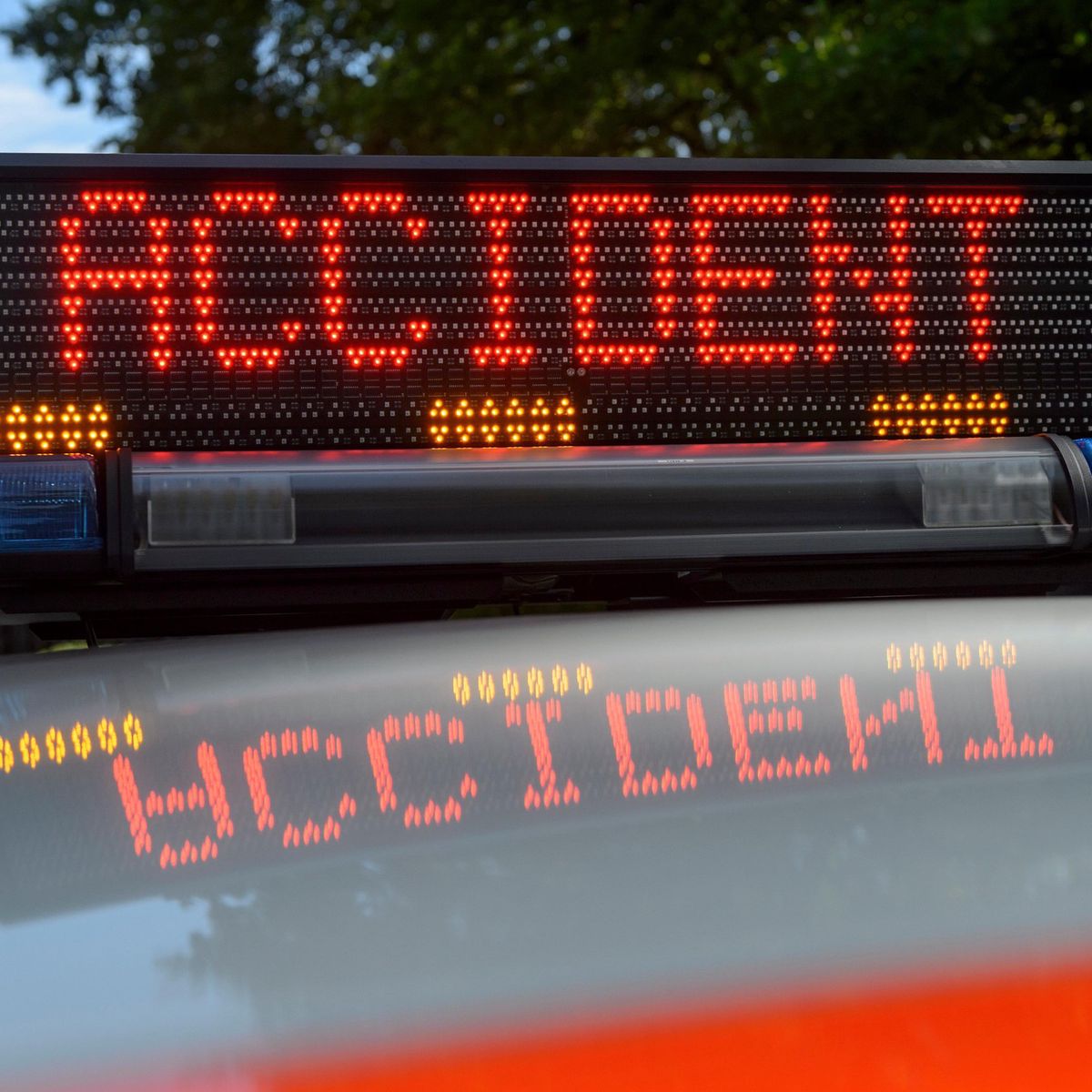 Panneau indiquant ’accident’ sur une voiture de police genevoise à Genève, photo d’illustration du 31 juillet 2015.
