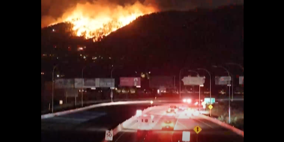 British Columbia erklärt den Notstand, Feuer nahe Yellowknife