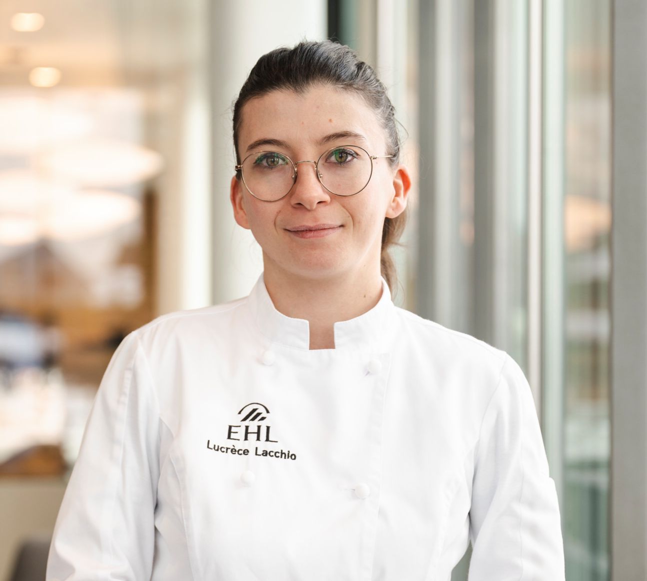 Lausanne, le mercredi 6 décembre 2023.  Portrait de Lucrèce Lacchio, la nouvelle cheffe du restaurant le Berceau des Sens à l'école hôtelière (EHL). (Marie-Lou Dumauthioz/24heures) 