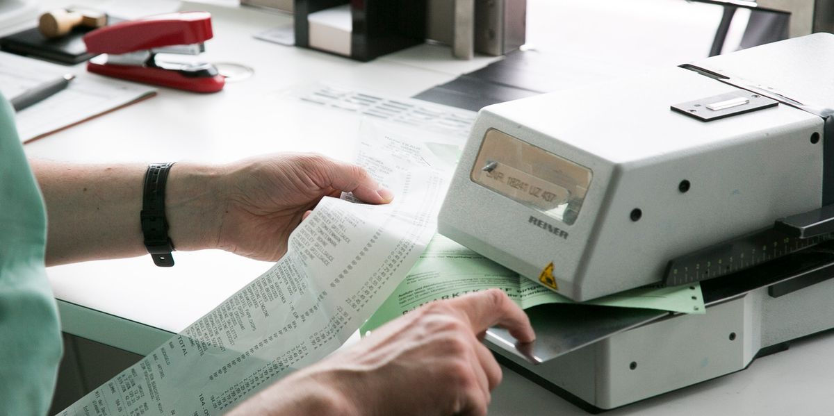 Zoll-testet-App-Gr-ne-Zettel-an-der-Schweizer-Grenze-sollen-verschwinden