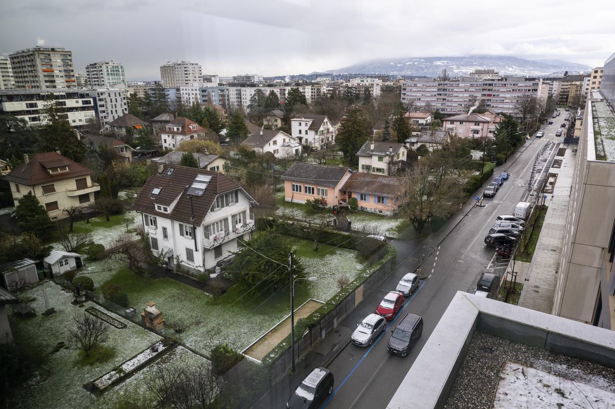 Vue aérienne d'une zone résidentielle à Genève, futur site du projet immobilier Bourgogne. Le quartier projeté inclura 480 logements et un parc public central accessible par des chemins piétons.