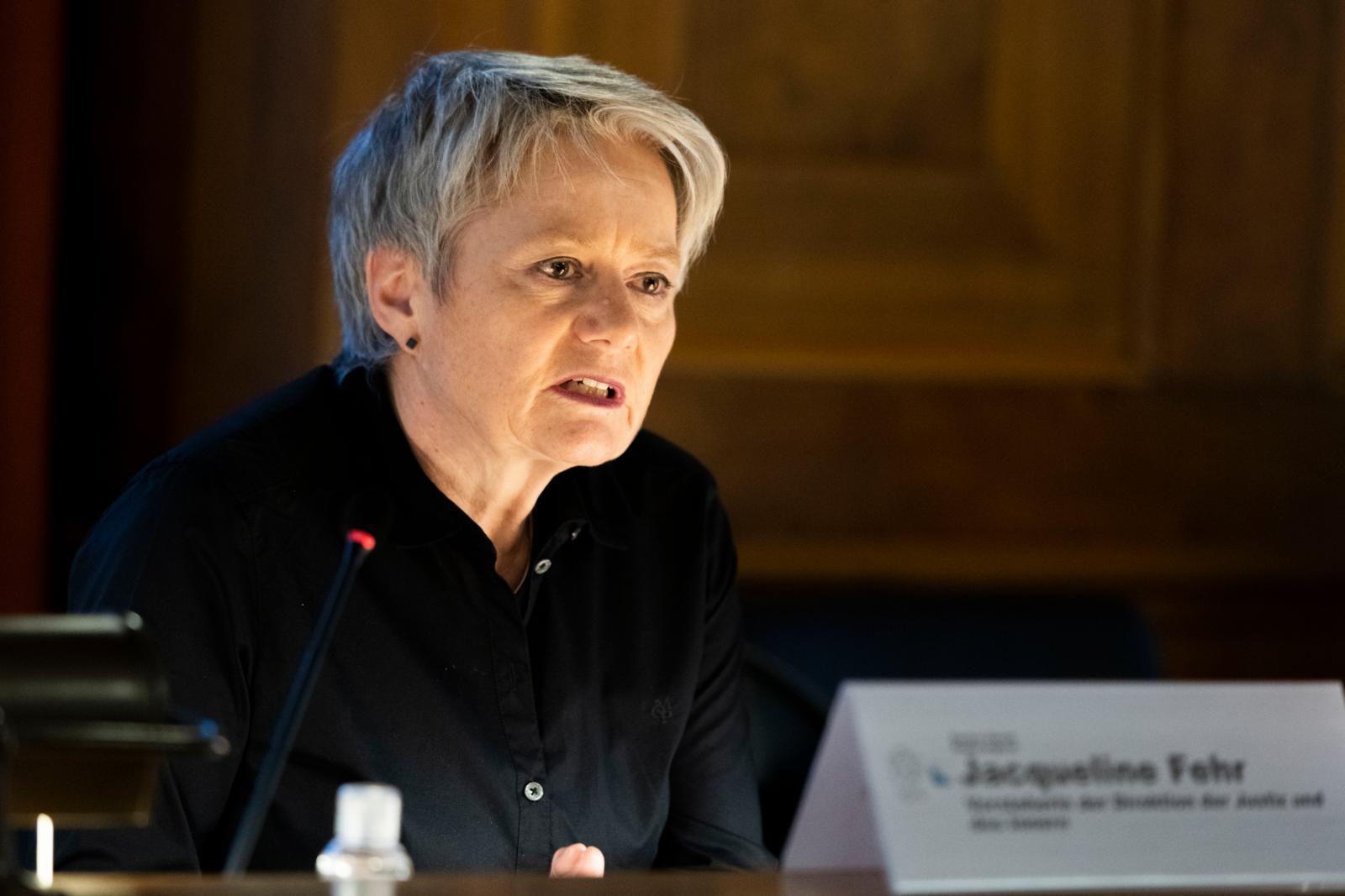 Sie befasst sich seit mehreren Wochen mit der Finanzhilfe für Kulturschaffende: Kulturministerin Jacqueline Fehr.