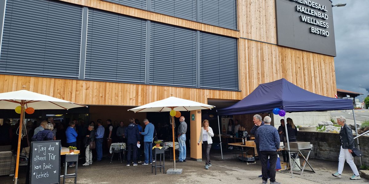Am 1. Juni feierte das Hallenbad Aeschi den Tag den offenen Tür und das Ende der Sanierungsarbeiten.