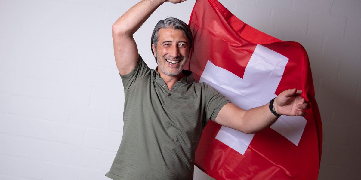 Nationaltrainer-der-Schweiz-im-Hoch-Murat-Yakin-die-coole-Socke