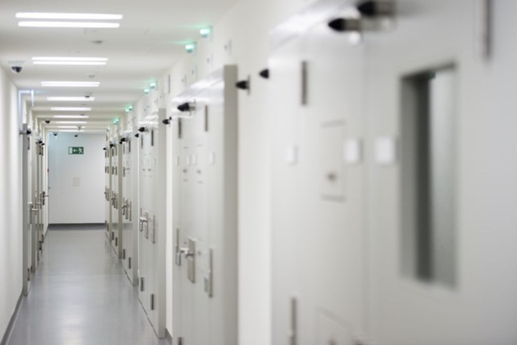 Quatre questions que pose l’aide au suicide en prison