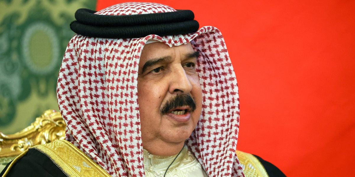 Krieg-am-Persischen-Golf-Der-K-nig-von-Bahrain-das-vom-Iran-mit-Raketen-beschossen-wird