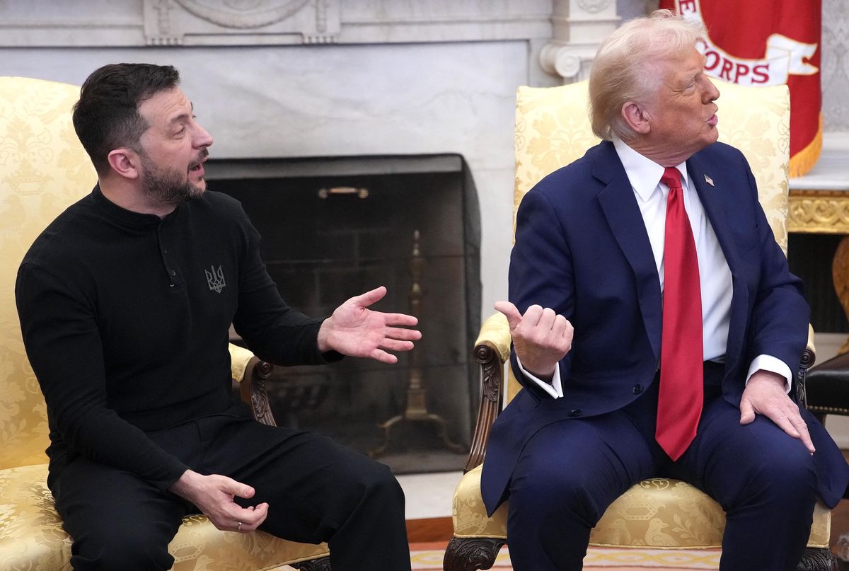 Donald Trump et Volodymyr Zelensky discutent dans le Bureau ovale de la Maison Blanche le 28 février 2025, concernant un accord sur les ressources minérales de l’Ukraine.
