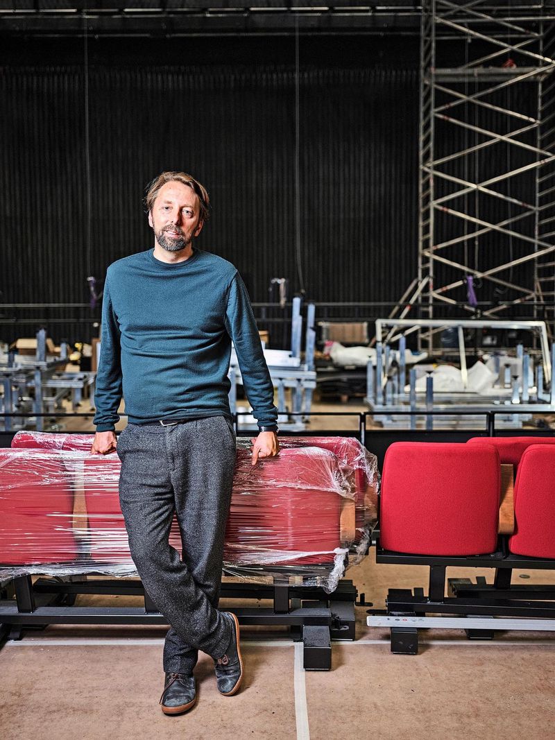 Robert Sandoz, directeur du Théâtre du Jura, dans la future salle du tout nouveau bâtiment à Delémont.