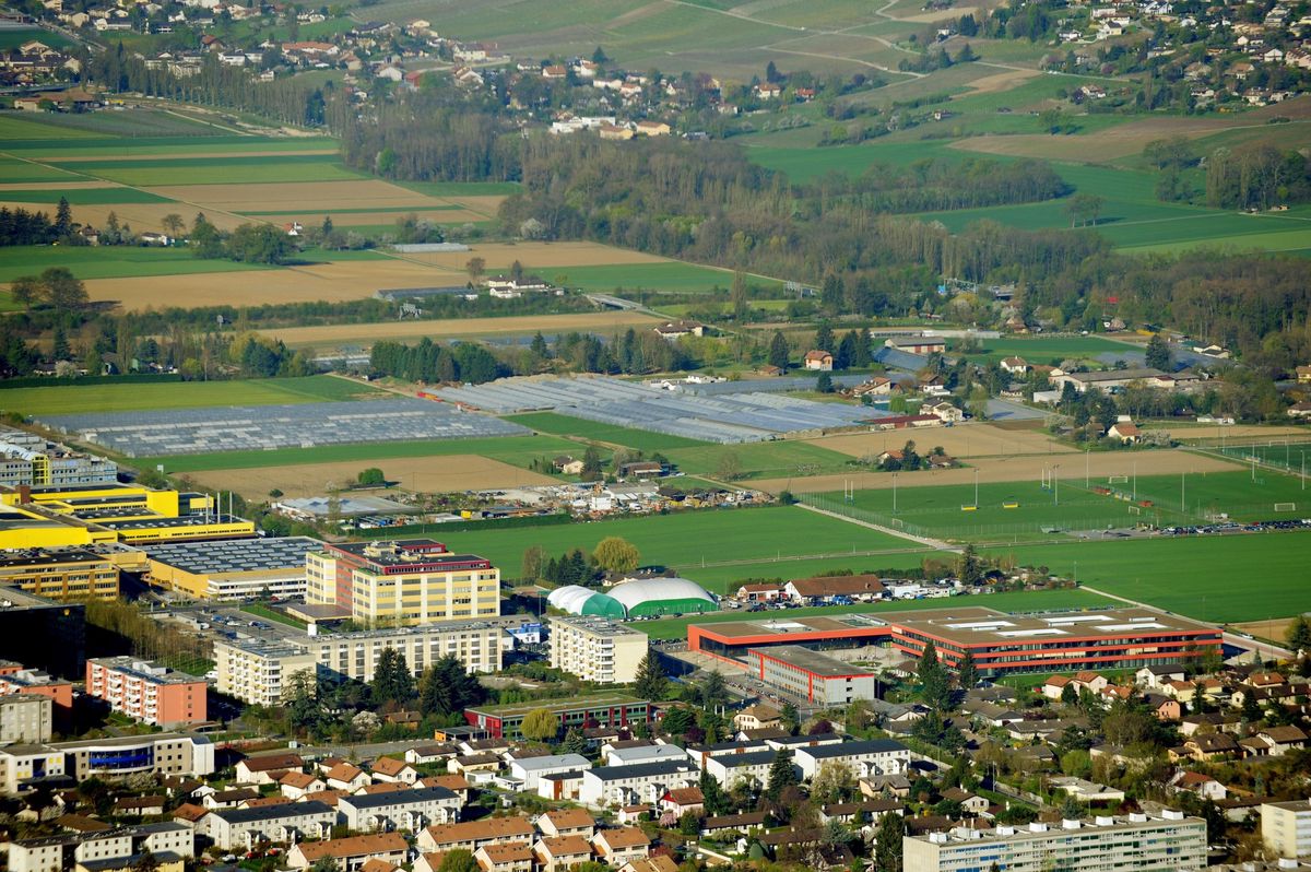 Vue aérienne du futur de la zone où va sortir de terre le futur quartier des Cherpines