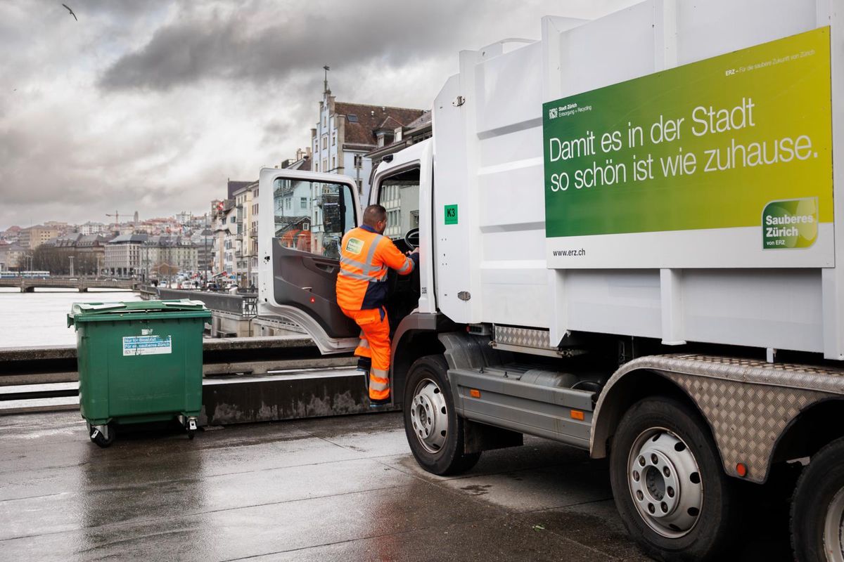Conversion for 50 million francs Zurich buys 35 garbage trucks with