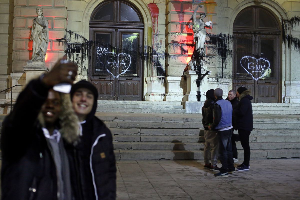Genève 19 décembre 2015 Manifestation SAUVAGE 19-12-15 © Steeve Iuncker-Gomez