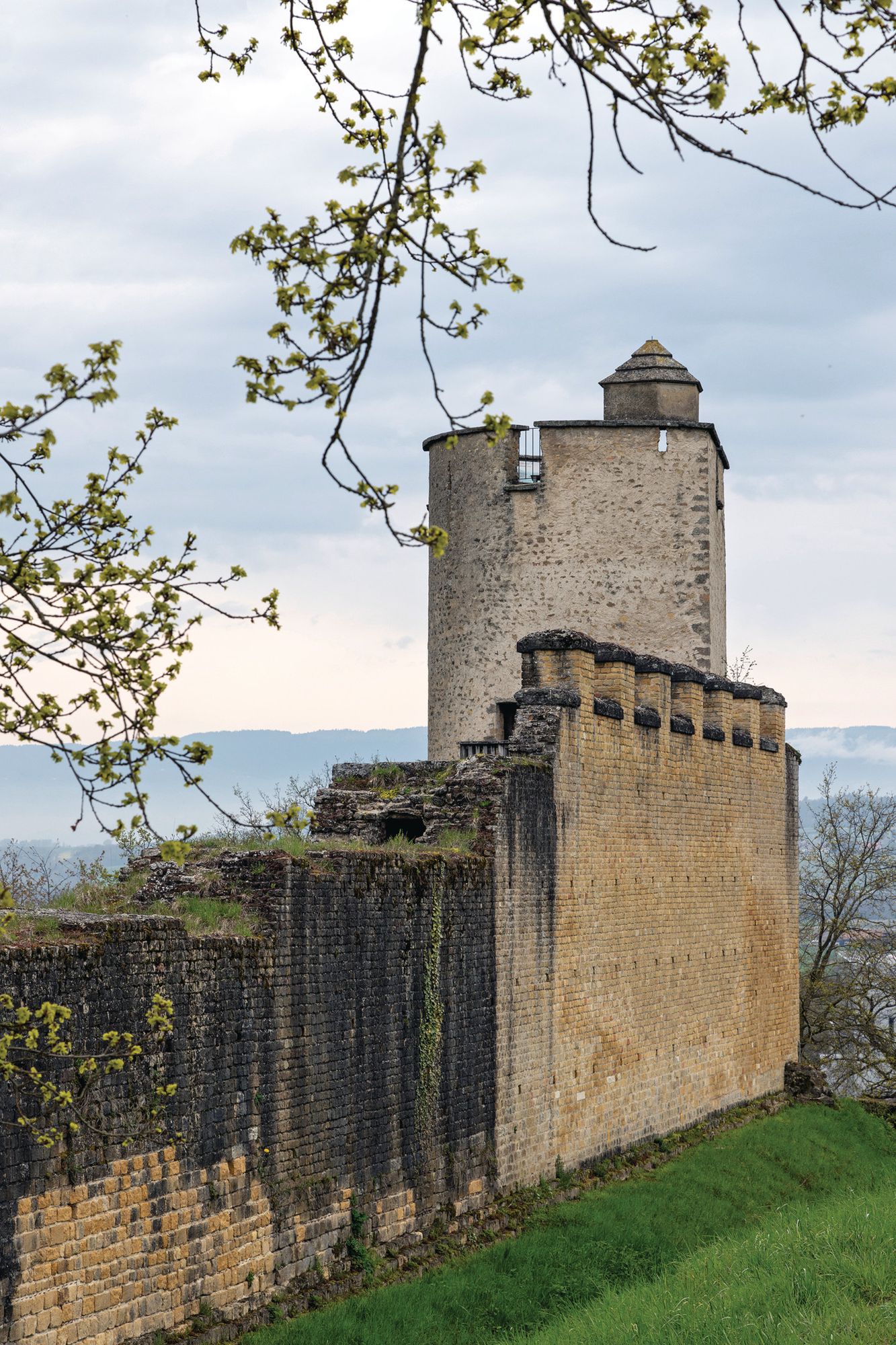 Livre La beauté insolite du lac de Neuchâtel en 111 lieux 24 heures