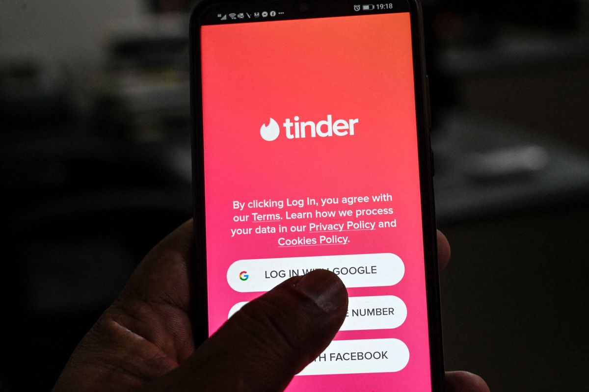 Überwachung Tinder lässt USNutzer kriminelle Vergangenheit von