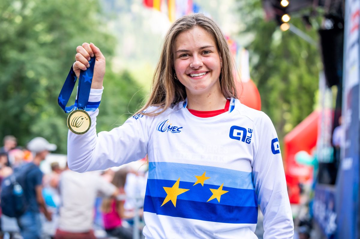 Lisa Baumann from Switzerland, 1st, after the podium ceremony of the Downhill Women Elite, DH, European Championships, on Sunday, August 11, 2024, in Champery, Switzerland. (KEYSTONE/Maxime Schmid)