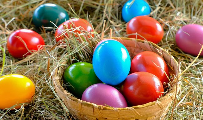 Wer an Ostern denkt, denkt an bunt bemalte Eier, doch da steckt noch vieles mehr dahinter, wie unsere zehn Fakten zeigen.