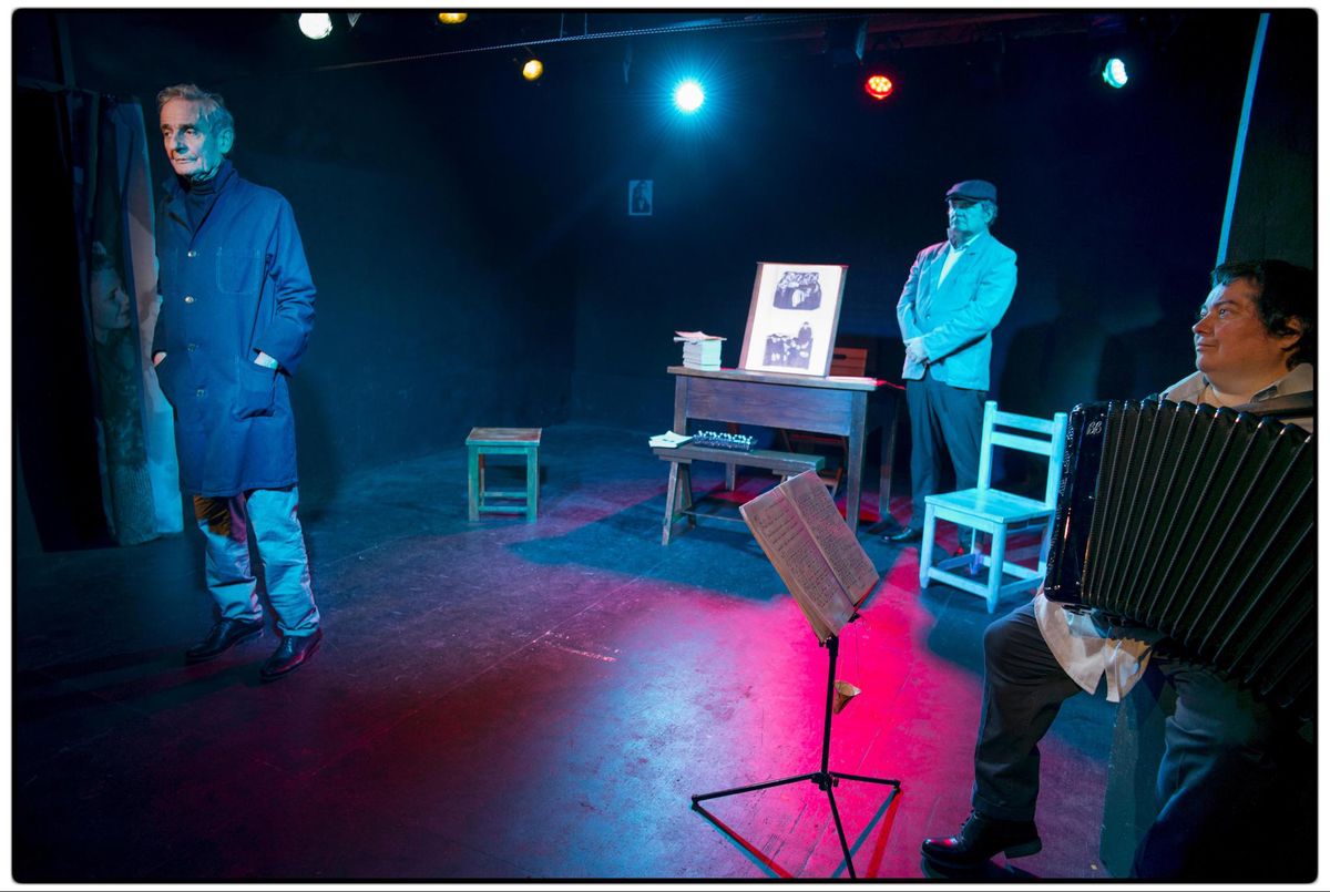 Jean-Louis Hourdin, Philippe Macasdar et Karine Quintana
réparent l’injustice commise par une postérité qui a privilégié le dramaturge sur le poète Bertolt Brecht.