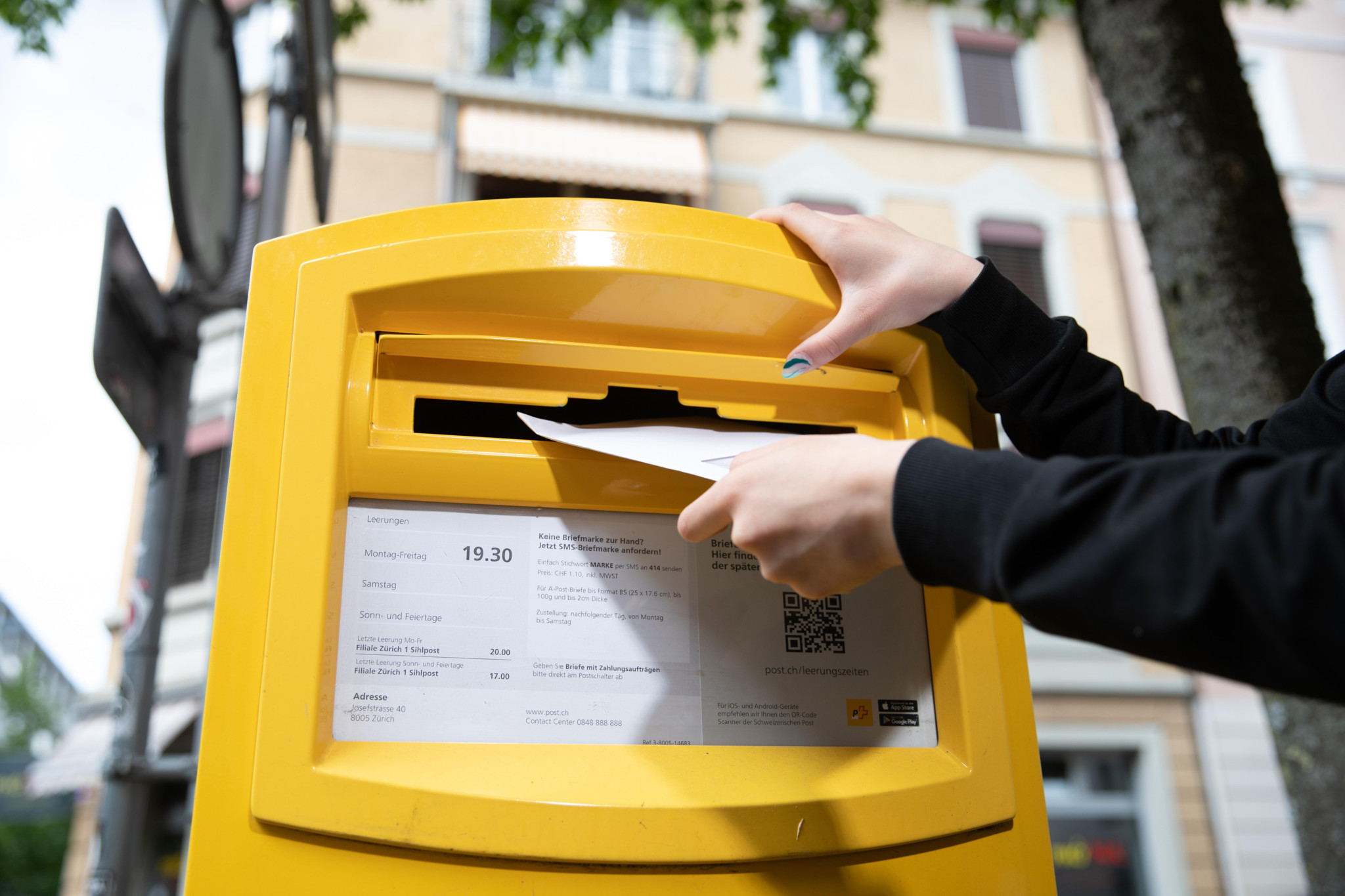 Tamedia-Umfrage: 10-Millionen-Initiative, Zivil­di