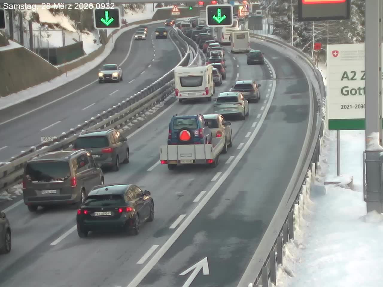 Lange Wartezeiten: Erneut zehn Kilometer Stau vor dem Gotthard