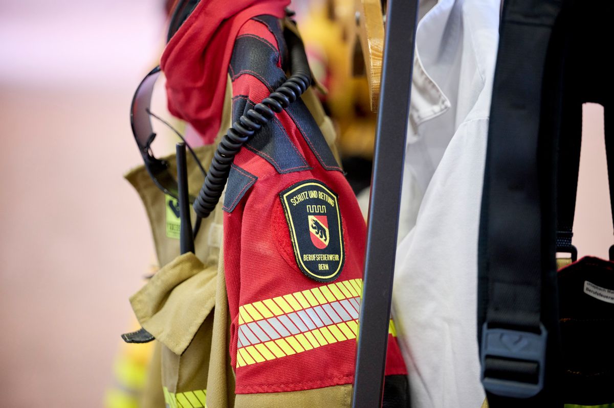 A fire broke out at the Beunden school building in Nidau ​​on Saturday morning. Emergency services responded and found a classroom on fire. (Symbol image)