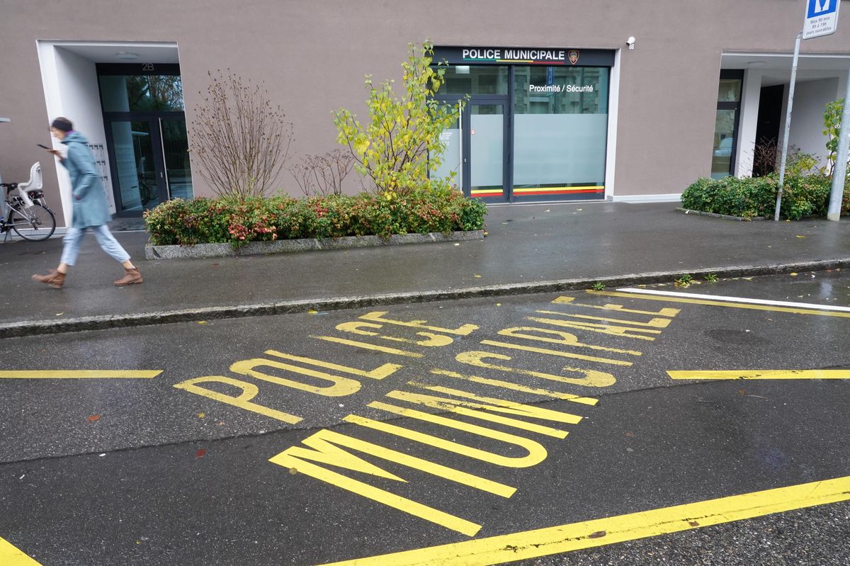 La Ville de Lancy comptait 15 agents municipaux en 2021. L’équipe est aujourd’hui réduite à 10 personnes, dont 4 sont en arrêt.