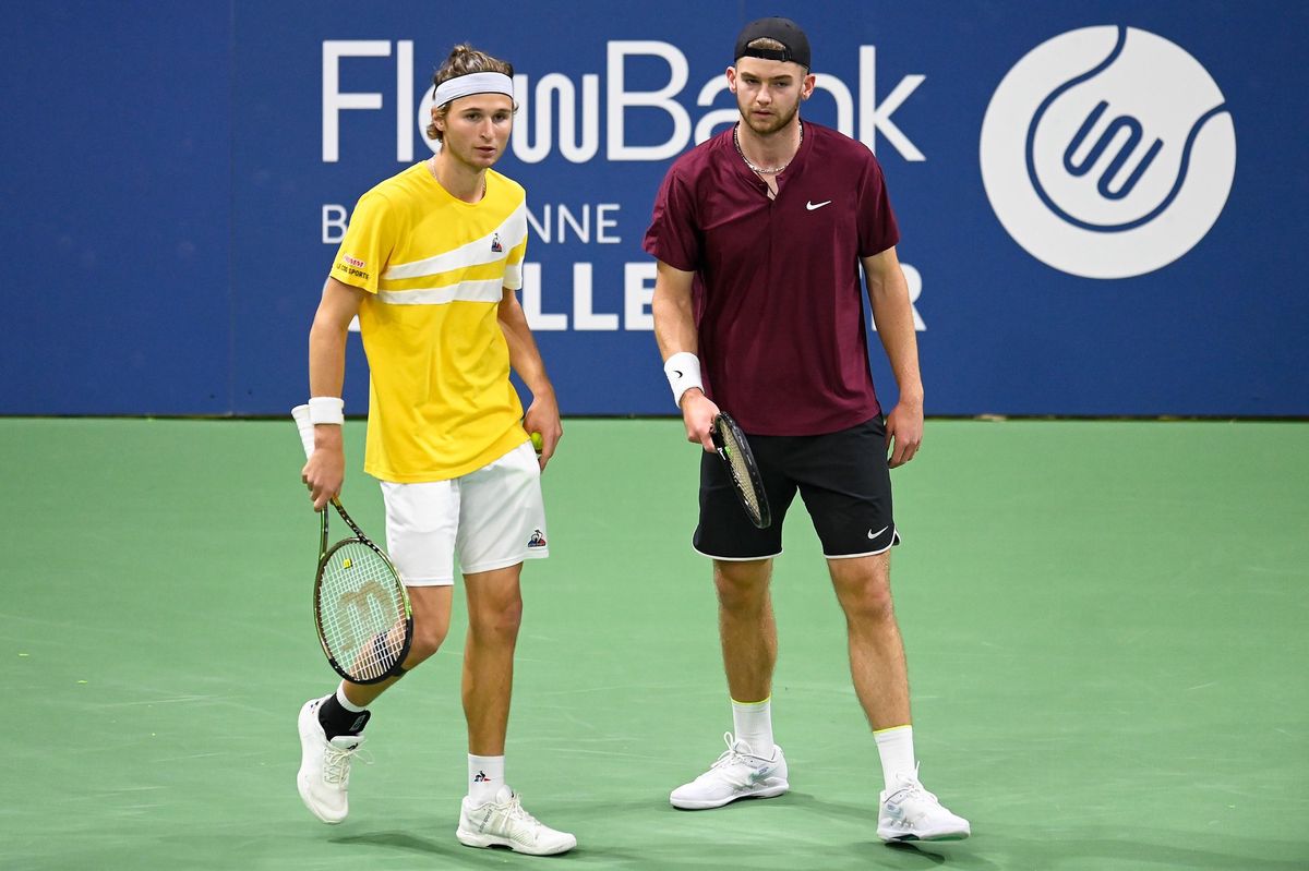 Jerome Kym (à droite) et Leandro Riedi, ici partenaire de double à Bienne, sont aux rendez-vous des quarts de finale du Challenger de Lugano. (Urs Lindt/freshfocus)
