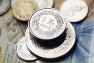 UBS-Devisenumfrage: Schweizer Unternehmen erwarten weiterhin starken Franken