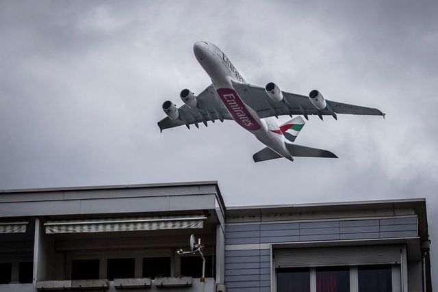 Das Fluglärmforum Süd kritisiert den Entwurf zum erneuerten Sachplan Infrastruktur Luftfahrt (SIL). Dessen Konzeptteil enthält generelle Ziele und Vorgaben zur Entwicklung der Schweizer Flughäfen.