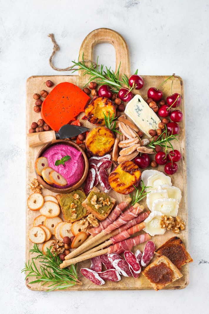 Les personnes âgées devraient consommer une plus grande quantité de protéines que les jeunes adultes, selon Raffi Maghdessian, responsable du service nutrition de l’Hôpital de la Tour.