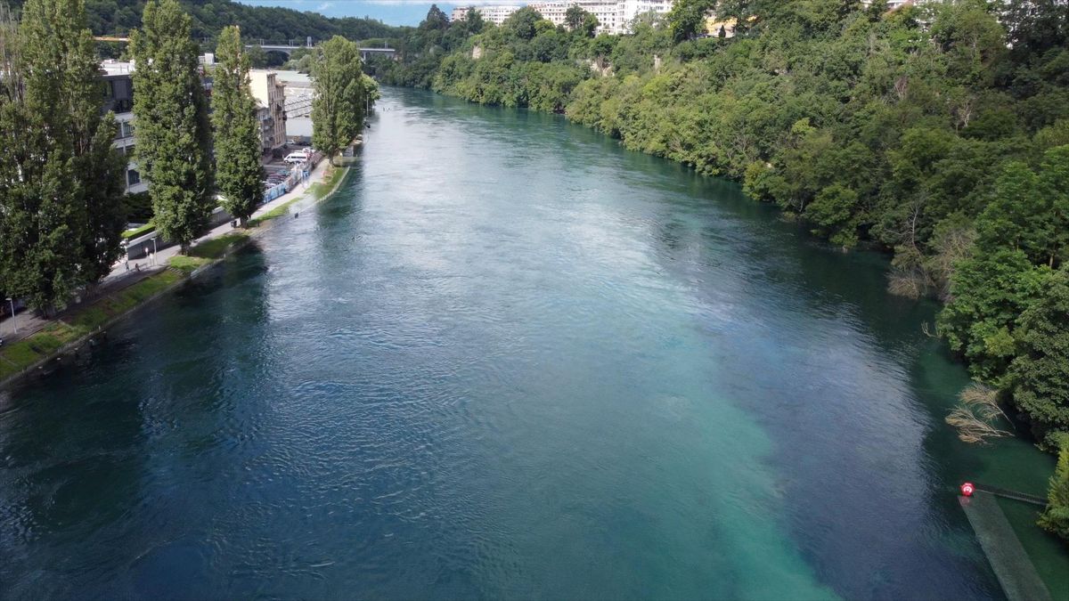 Nager dans le lac et le Rhône en évitant les risques