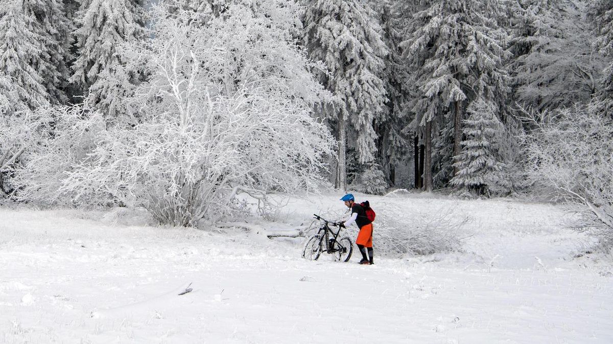 Schneefall in der Schweiz - Grosse Lawinengefahr in Teilen der Alpen ...
