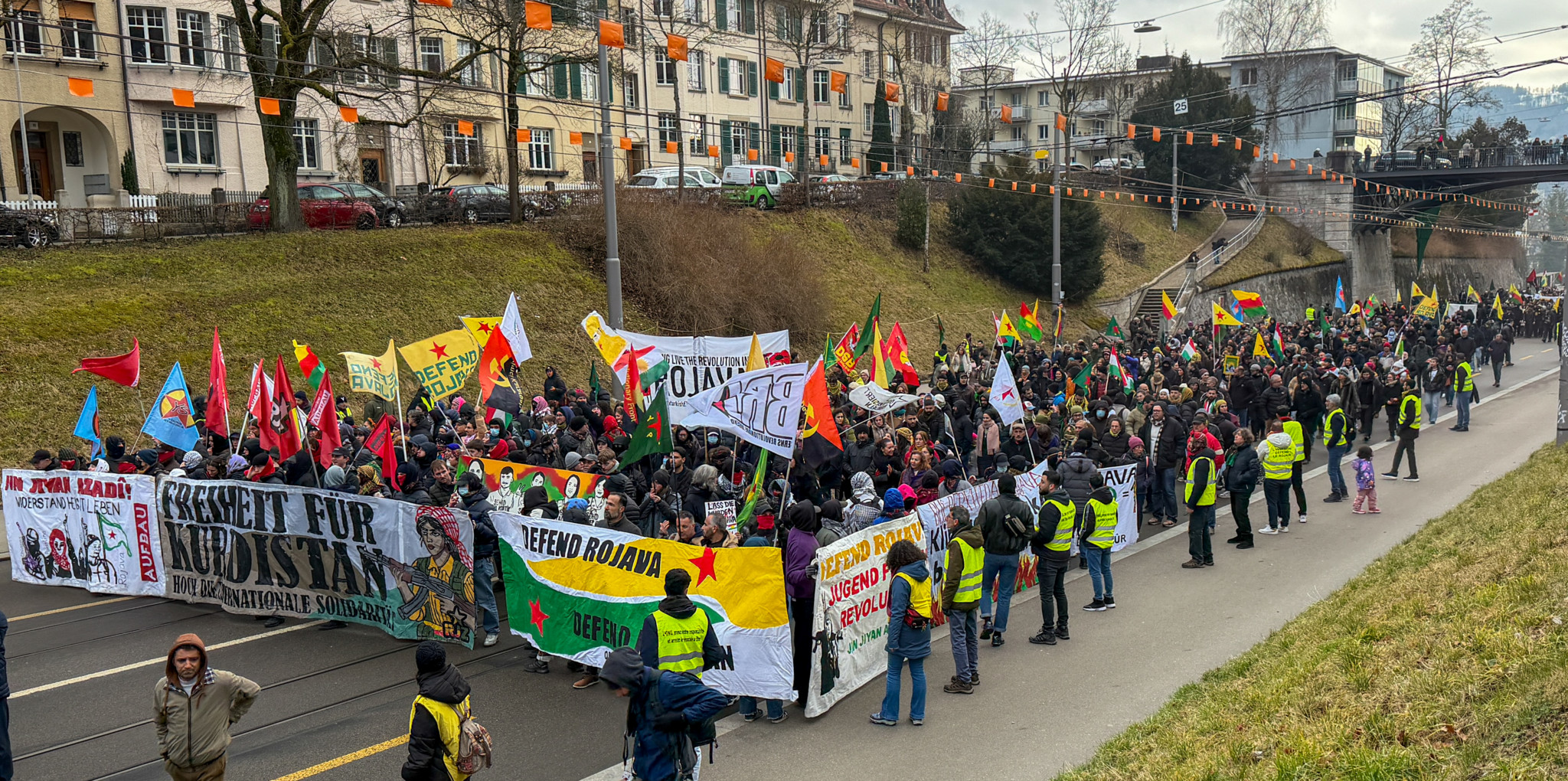 Bern: Kurden-Demo zieht durch die Stadt Bern