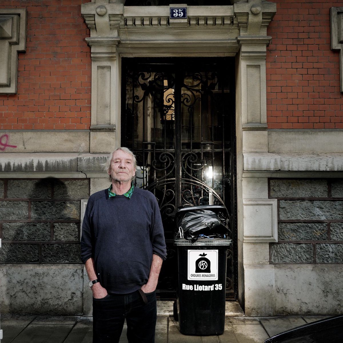 Une poubelle laissée trop longtemps sur le trottoir atterrit au tribunal