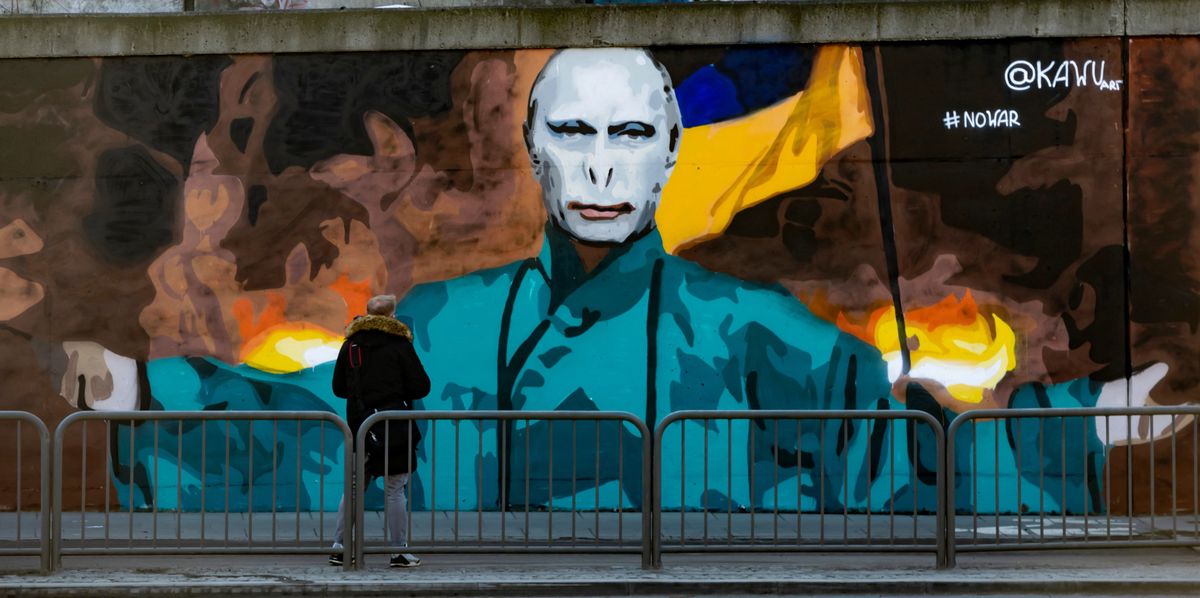 epa09793295 An anti-war mural showing Lord Voldemort, the main villain character and antagonist in the 'Harry Potter' novel series by J. K. Rowling, with the face of Russian President Vladimir Putin, created by graffiti artist KAWU, is sprayed on a wall n Poznan, west-central Poland, 01 March 2022. EPA/Jakub Kaczmarczyk POLAND OUT