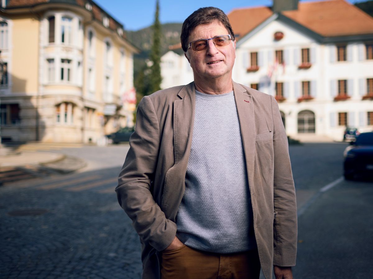 Moutier, le 20 septembre 2024. Jean-Rémy Chalverat, premier maire autonomiste de Moutier, voit son rêve se réaliser, Moutier sera jurassienne après une dernière votation.  Photo Yvain Genevay / Le Matin Dimanche