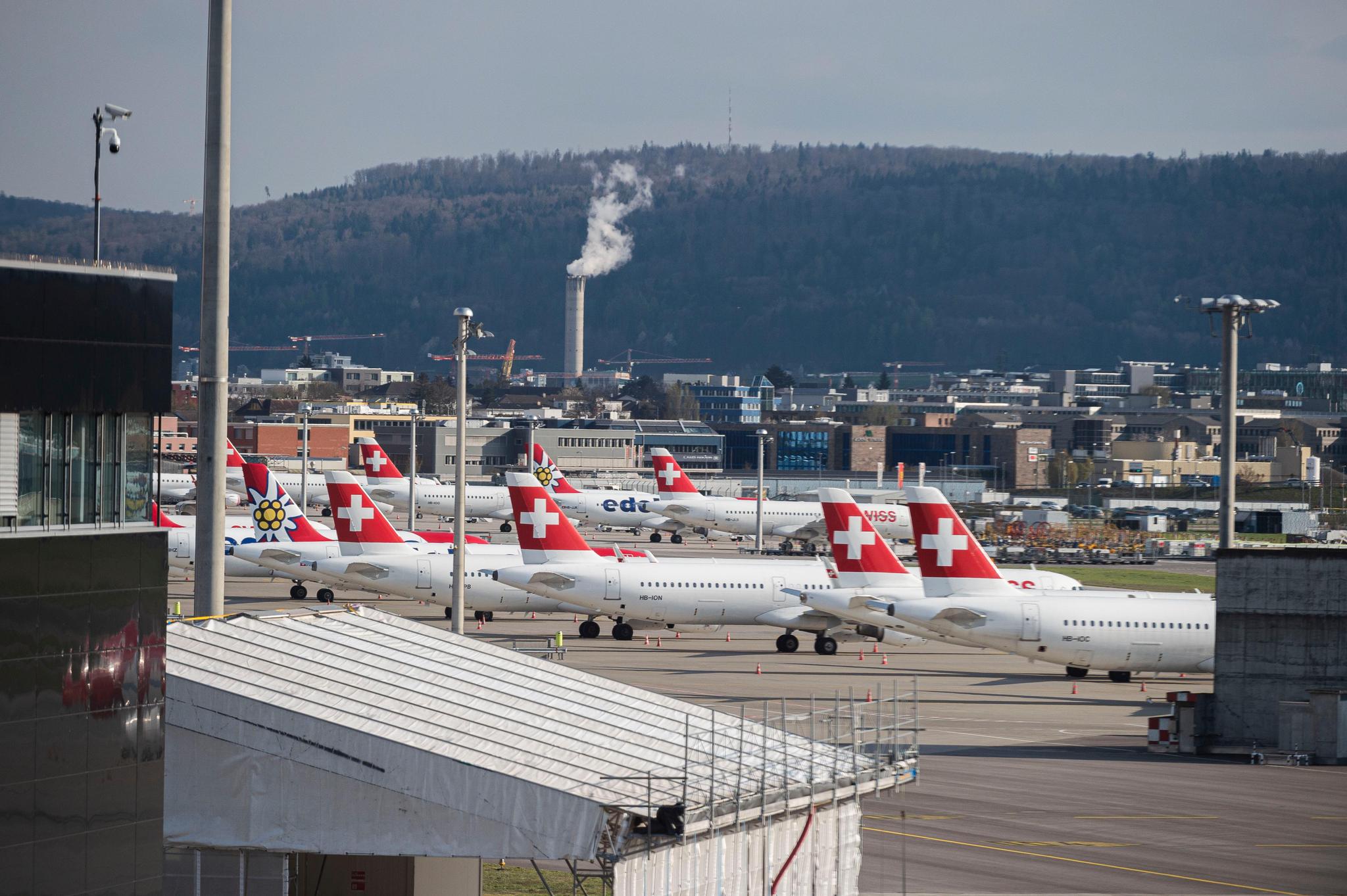 Der Flughafen Zürich will mehr Plätze bauen, um Flugzeuge abzustellen.