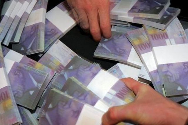 Le peuple devra se prononcer, probablement dans le courant de l'année, sur la proposition de l'Union syndicale suisse (USS) pour un salaire minimum à 4000 francs.