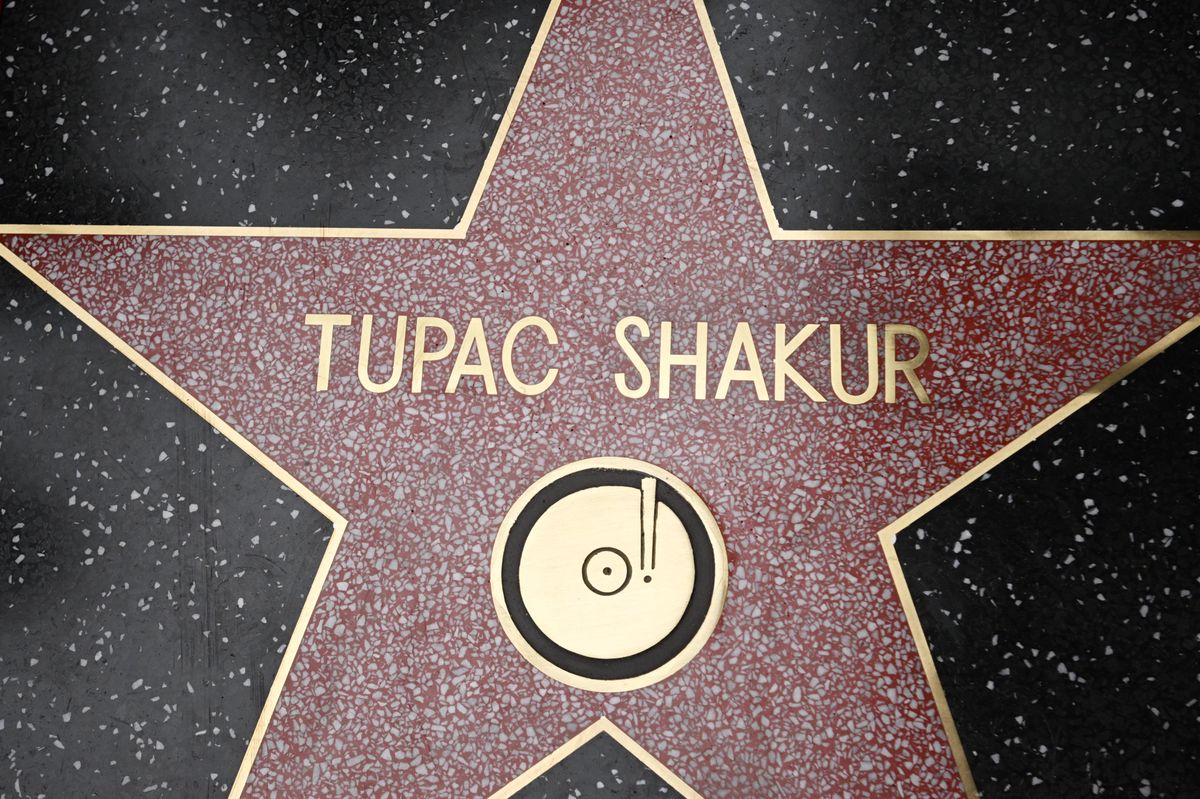 Tupac était devenu un artiste incontournable de la côte ouest américaine après une carrière aussi brève que fulgurante, avant d’être abattu en septembre 1996 à Las Vegas. (Image prétexte)