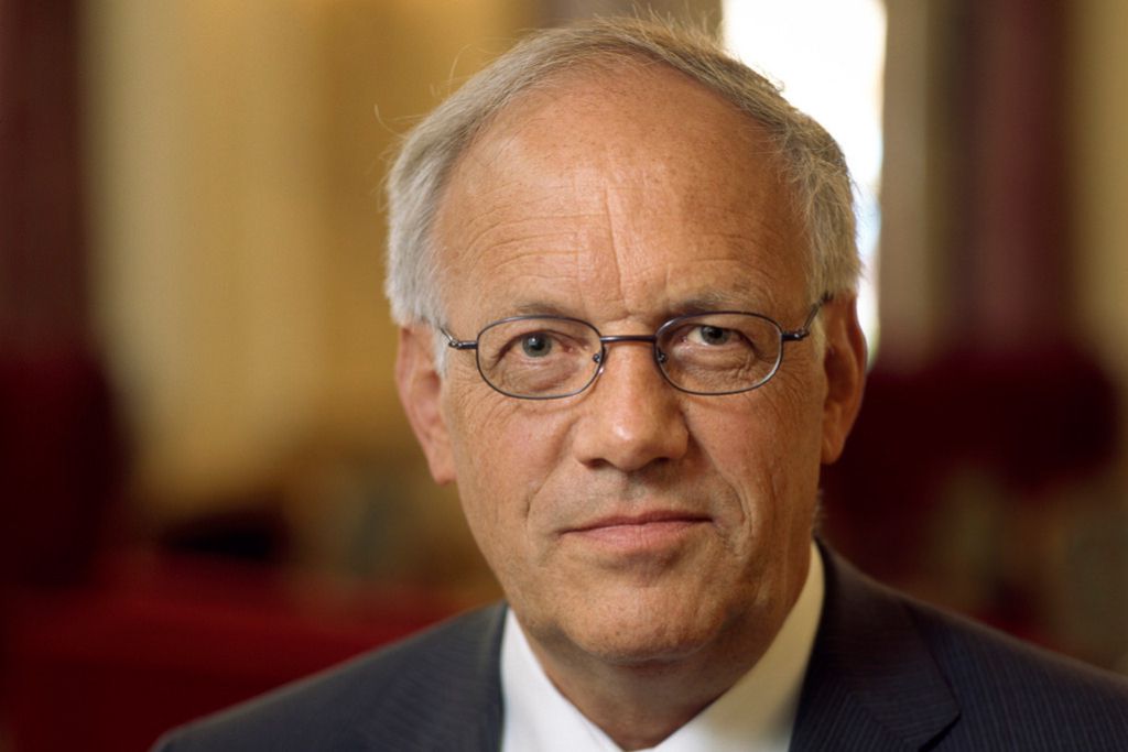 Johann SchneiderAmmann wird mit gutem Resultat Bundespräsident