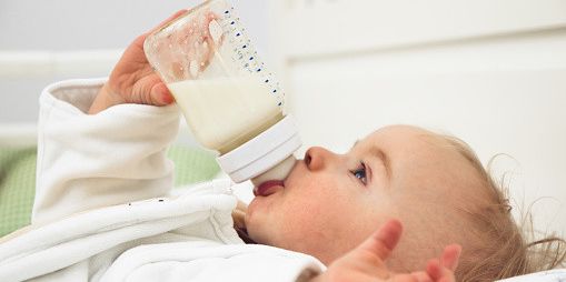 Giftstoff in Milchpulver: Danone lässt Familie monatelang warten – dann ...