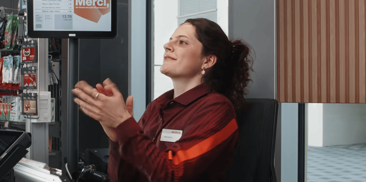 Fauxpas-an-der-Kasse-Warum-ein-einziges-Wort-im-WM-Werbespot-der-Migros-die-Romands-aufregt