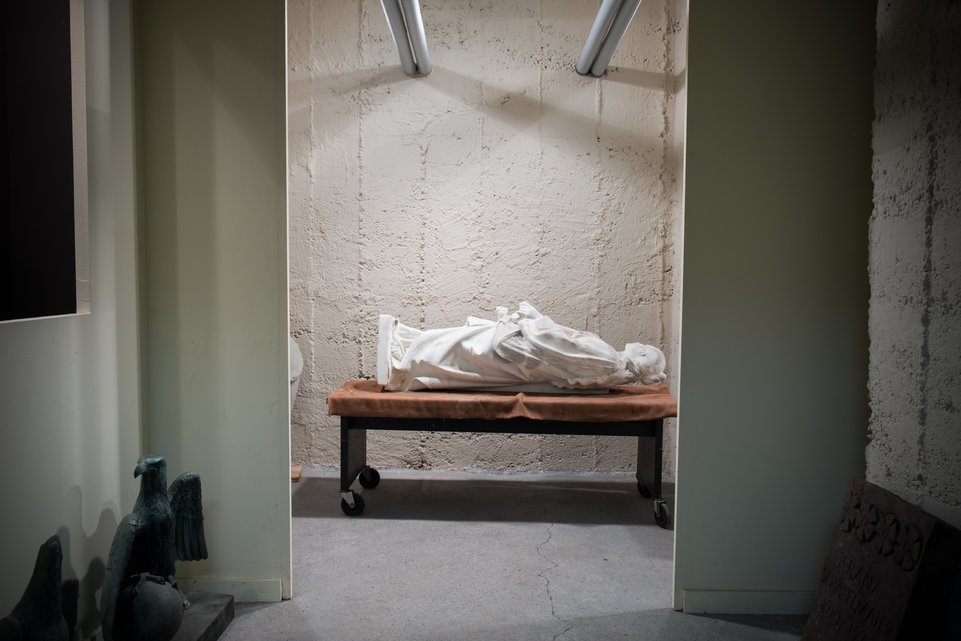 Die Schtze im Keller des Krematoriums