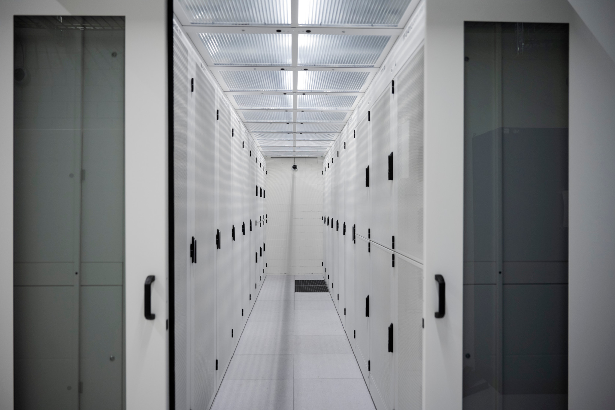 AI surprises; European shares tumble