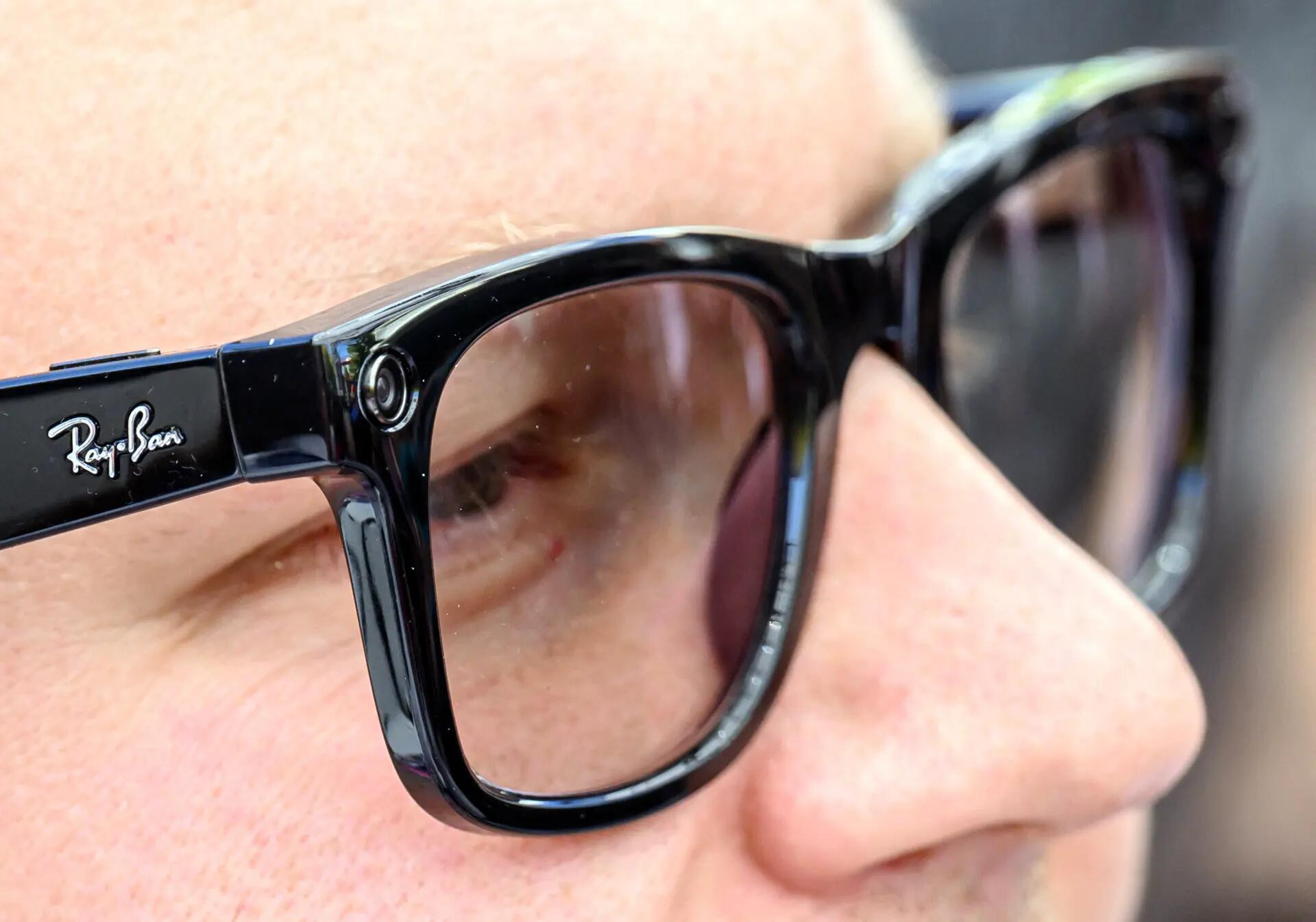 L’invité: Les lunettes de Meta déconnectées