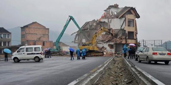 Chine – La maison au milieu de l'autoroute rasée - L'essentiel