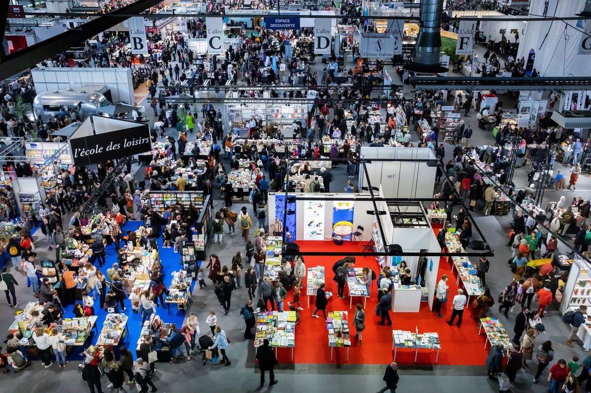 Ce week-end, une marée humaine fluait et refluait paisiblement entre les galets livresques du 37e Salon du livre genevois.