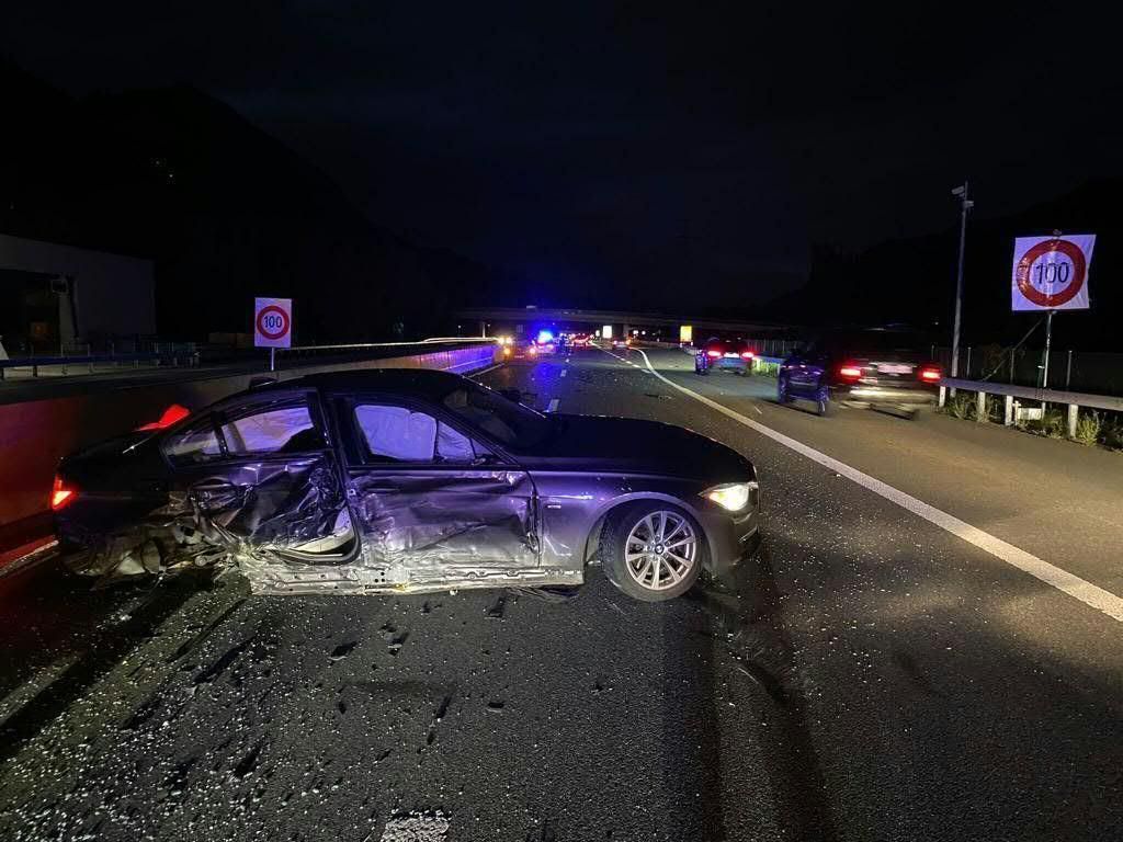 L'accident a impliqué trois véhicules.