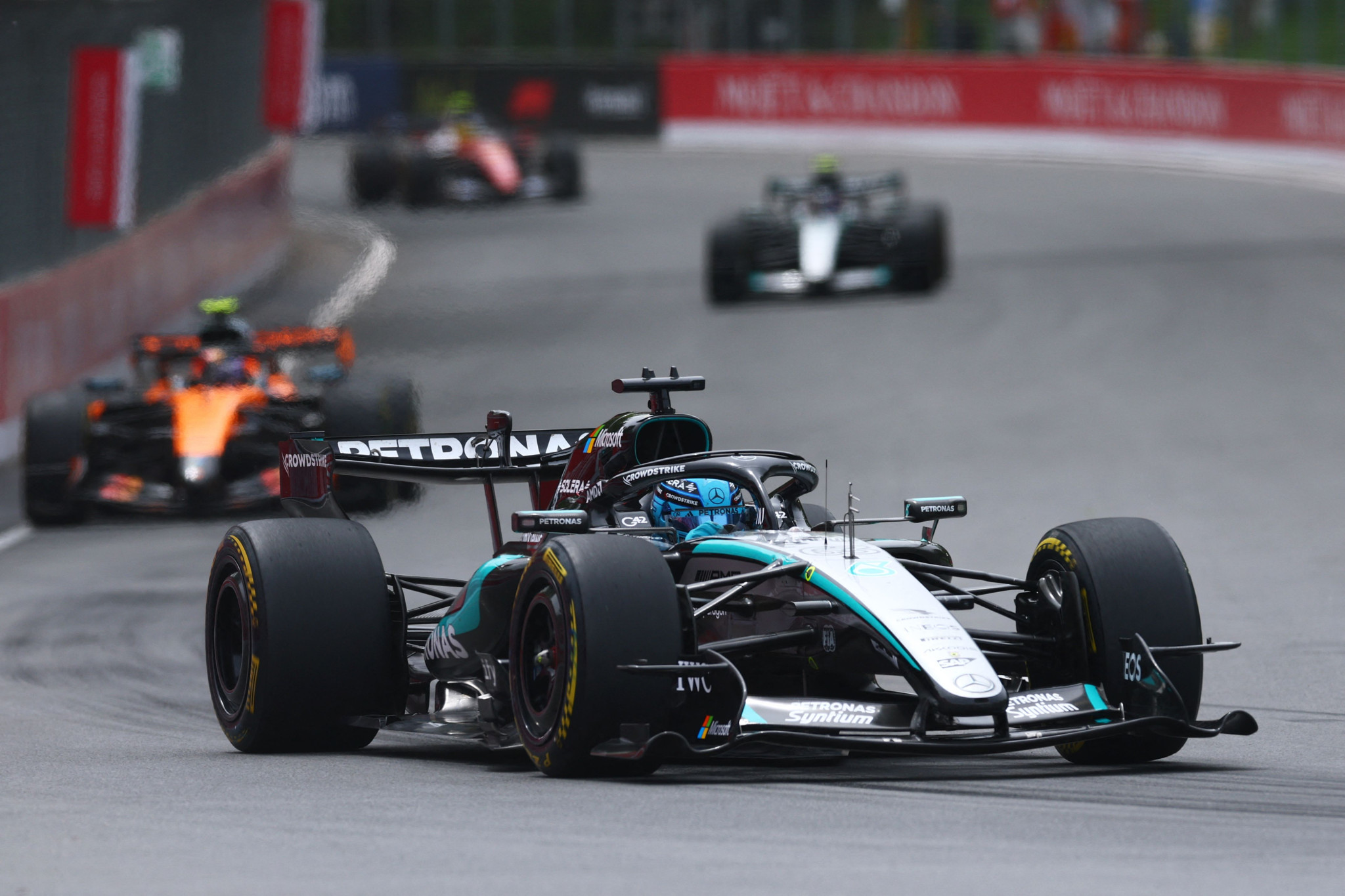 George Russell: Mercedes-Pilot dominiert Formel-1-Konkurrenz