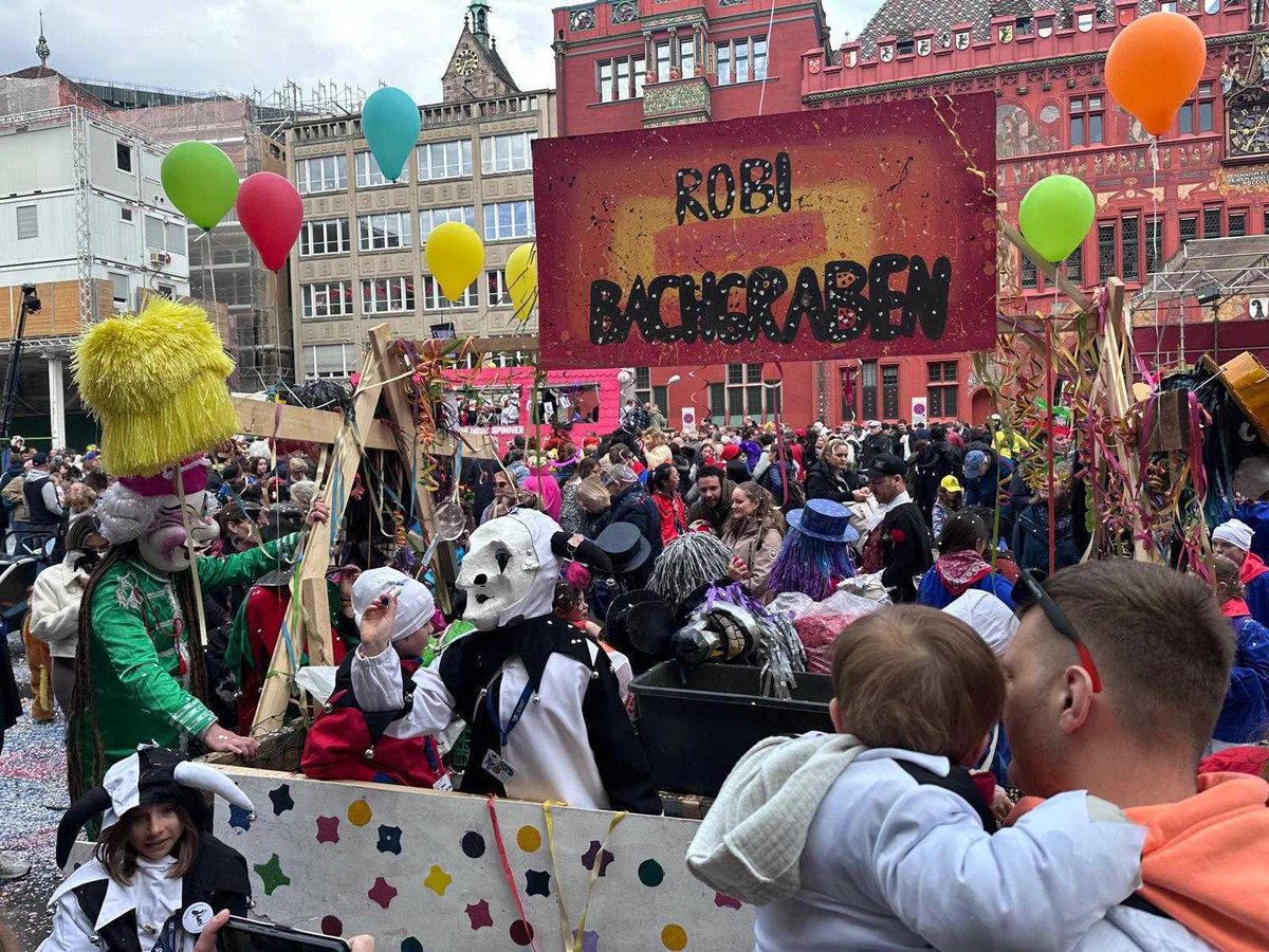 Basel Carnival 2025: The Binggis parade attracts thousands to the city ...