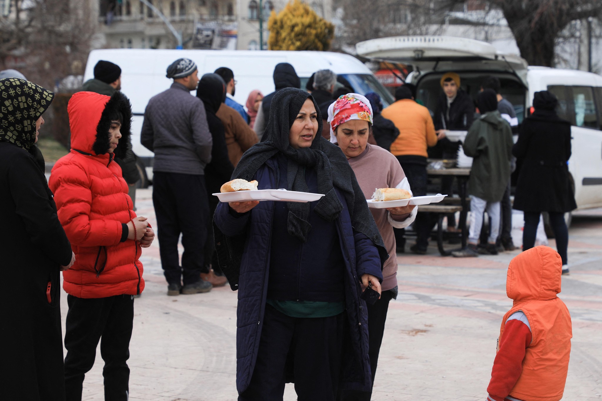 Distribution de nourriture aux personnes déplacées à Gaziantep. 