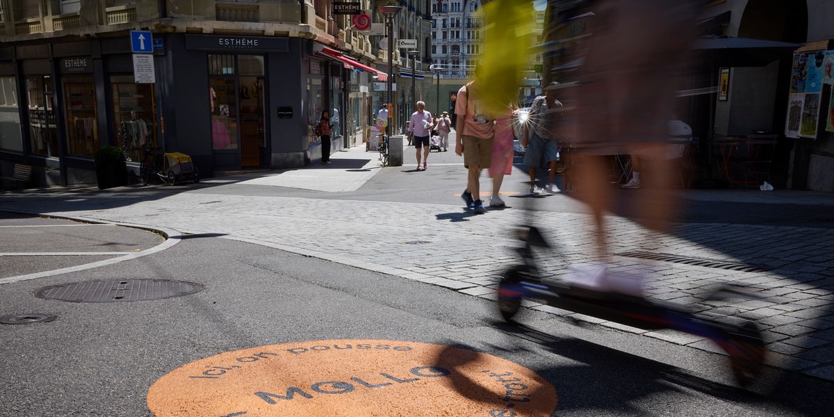 Pedestrian Fatally Struck During Police Chase of Electric Scooter in Lausanne